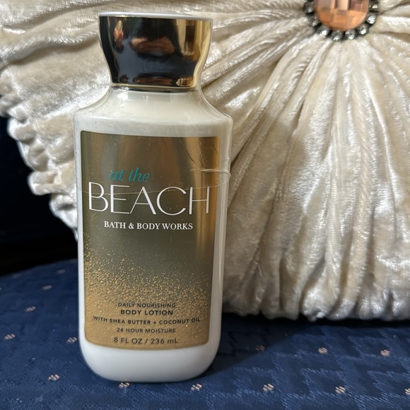 BATH & BODY WORKS SET. . . AT THE BEACH SCENT - Picture 5 of 6